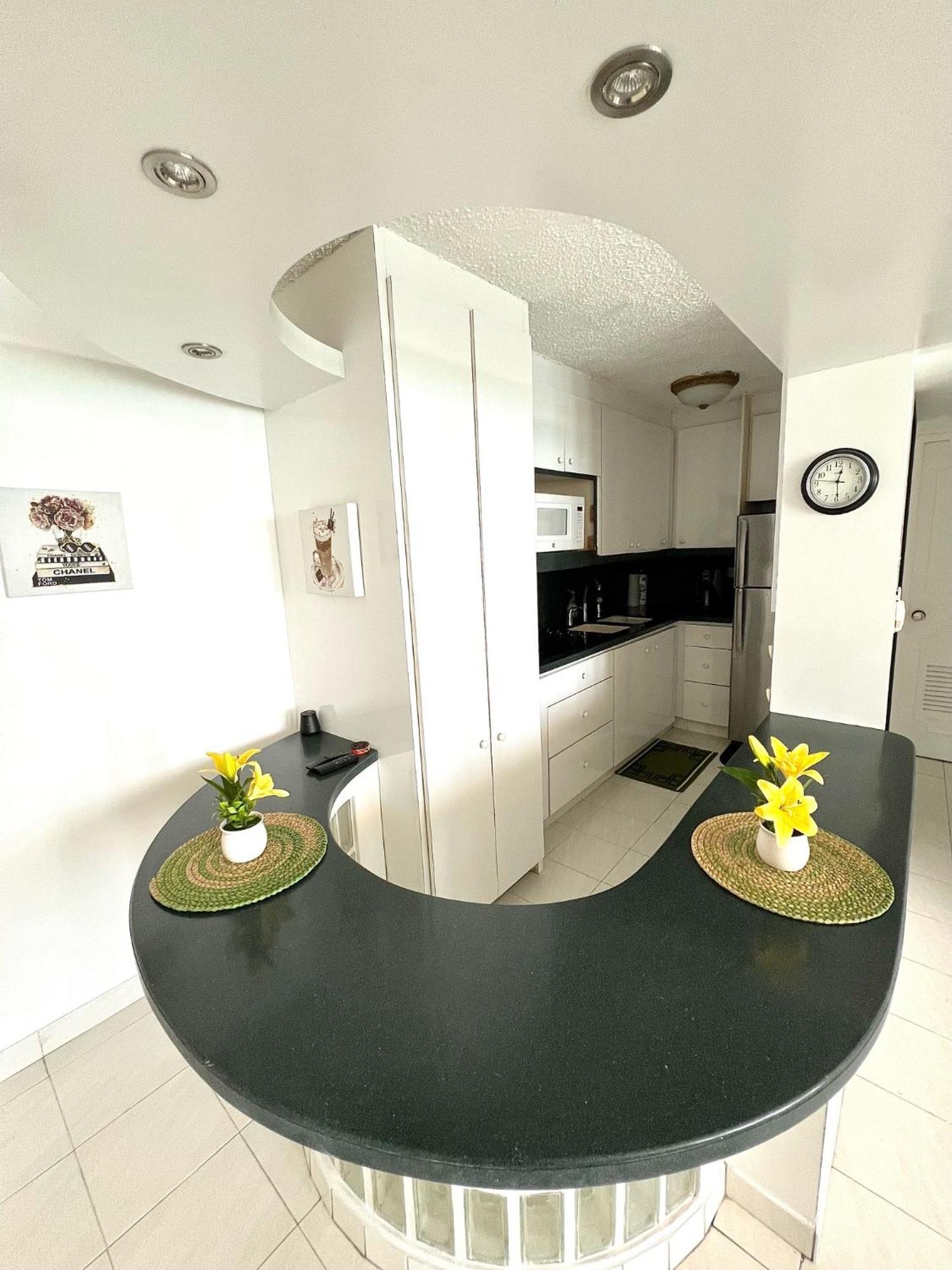 Gorgeous Ocean View 1Br W/Beach Acess & Pool Apartment San Juan Exterior photo